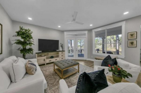 3 bed 3 bath beach and bay escape - Free golf cart